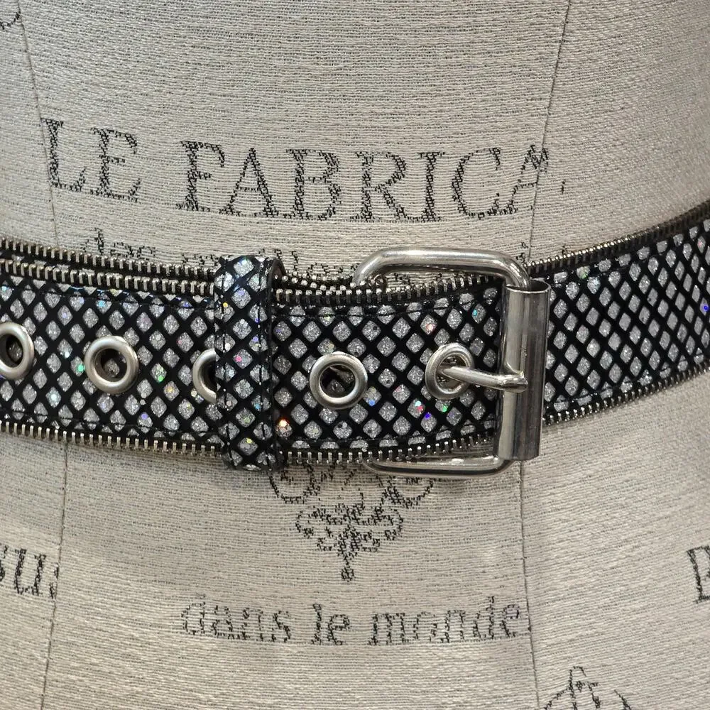Unknown zipper edge